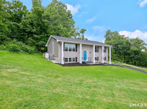 12 Cel Bret Drive, Danbury, CT 06810