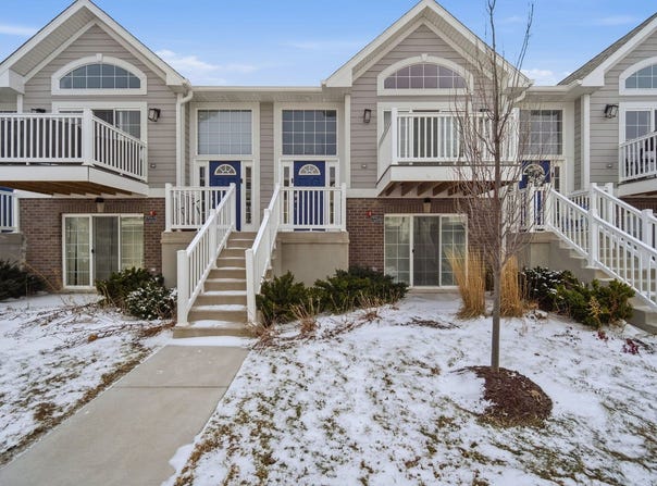 7214 Farmstead Lane, Hanover Park, IL 60133