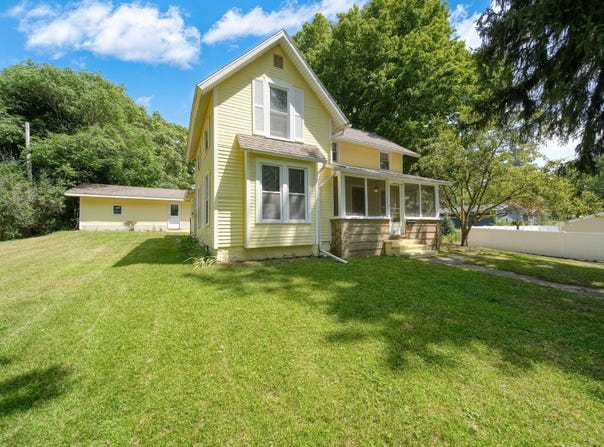 87 State Street, Hillsdale, MI 49242