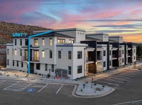 204 N Cliffside DR, Hurricane, UT 84737