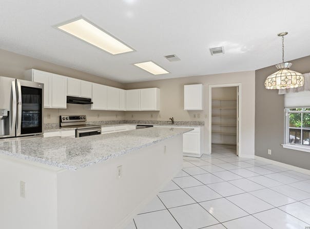 11214 Scarborough Ct, San Antonio, TX 78249
