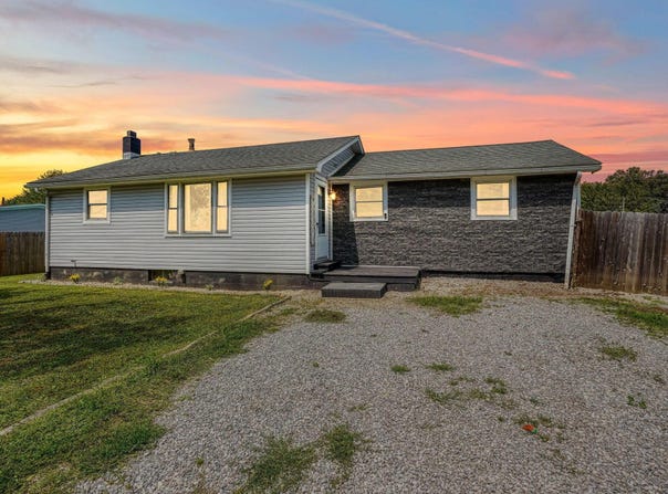 471 Woods Lane, Richmond Dale, OH 45673