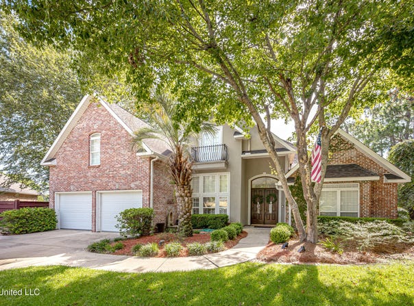 3709 Point Clear Drive, Ocean Springs, MS 39564