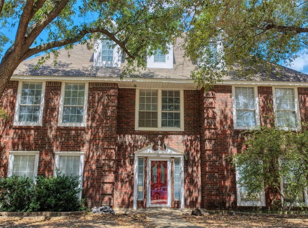 711 Amesbury Drive, Mesquite, TX 75150
