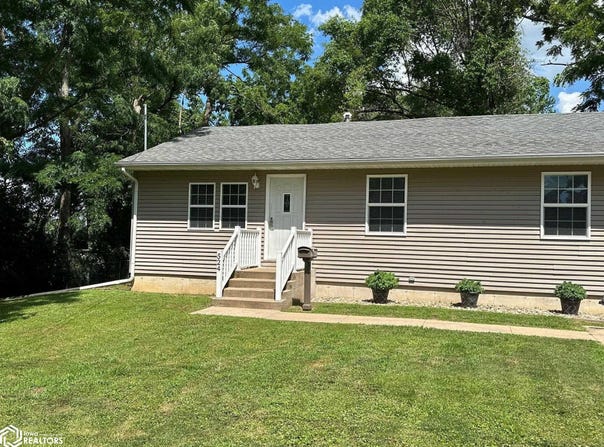 524 N PLANE Street, Burlington, IA 52601