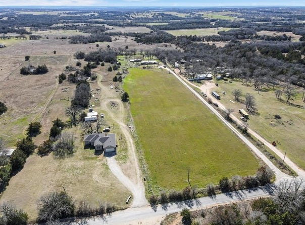 738 Orchard Road, Bowie, TX 76230
