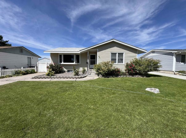275 Washington, American Falls, ID 83211