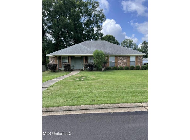 130 Eastwood Circle, Florence, MS 39073