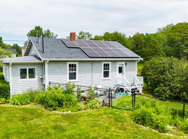 26 Cross Point Road, Edgecomb, ME 04556