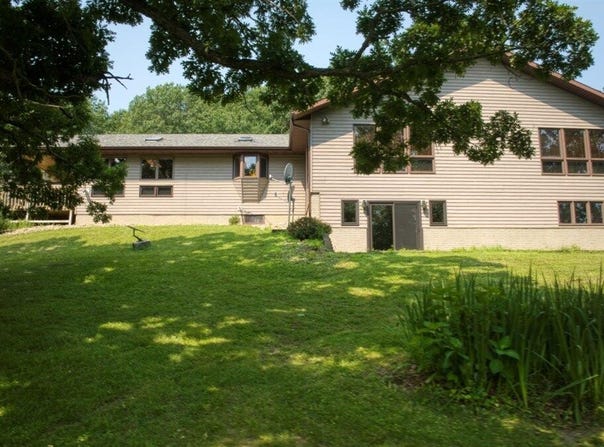 N8125 Flaten Rd, Holmen, WI 54636