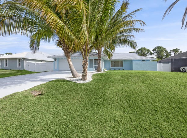 1409 SW Aachen Avenue, Port Saint Lucie, FL 34953