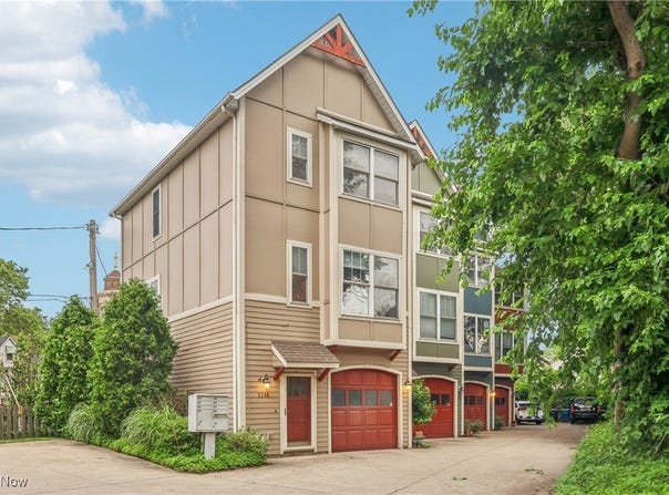 2395 Tremont Avenue, Cleveland, OH 44113