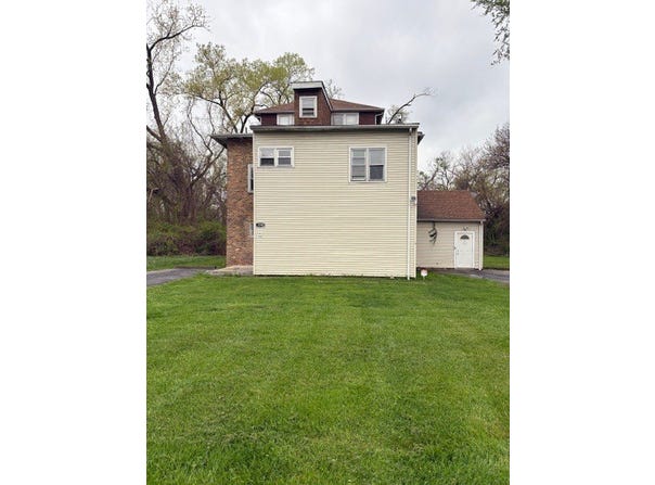 15742 Central Park Avenue, Markham, IL 60428