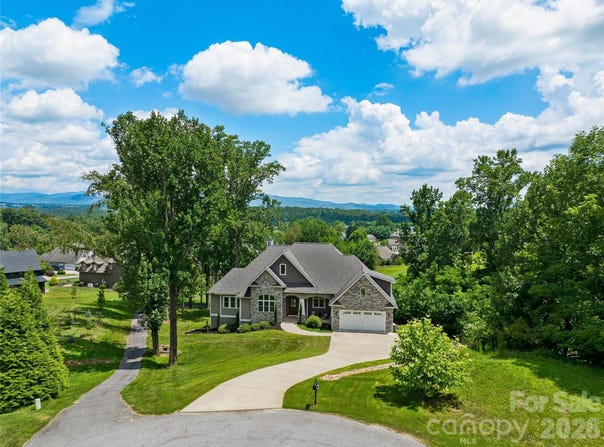 143 Gracie Lane, Mills River, NC 28759