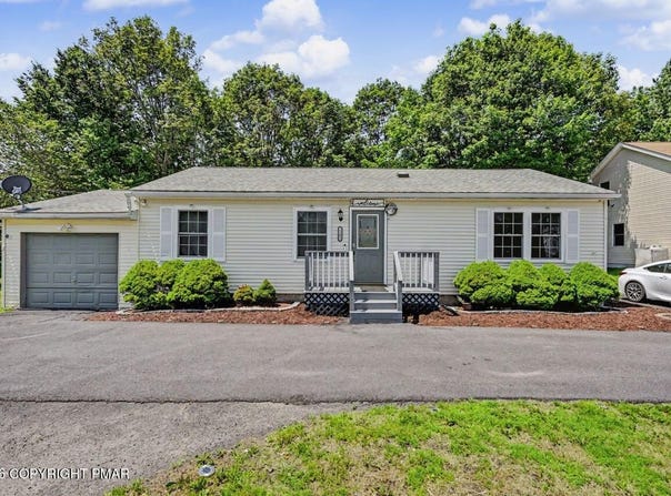 1201 Cambell Way, Tobyhanna, PA 18466