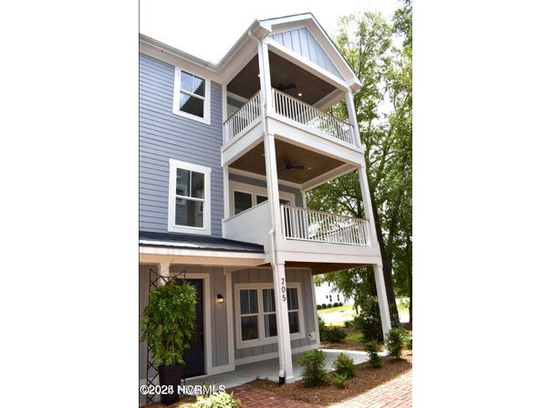 205 Sabal Pond Way, Castle Hayne, NC 28429