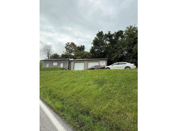 675 Waynesburg Pike Rd, Moundsville, WV 26041