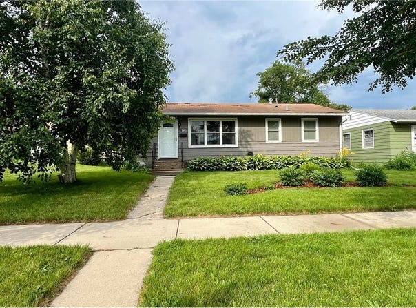 117 S Oregon Avenue, Morris, MN 56267