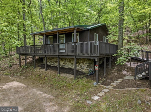 98 ORE Trail, BERKELEY SPRINGS, WV 25411