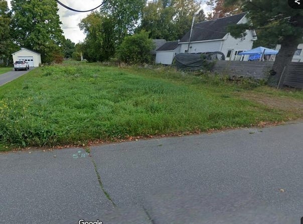 10 Delmont Street, Presque Isle, ME 04769