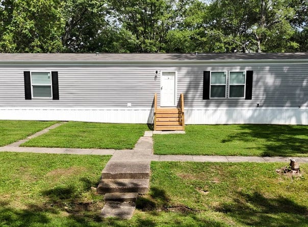 503 S Walnut St, Wayne City, IL 62895