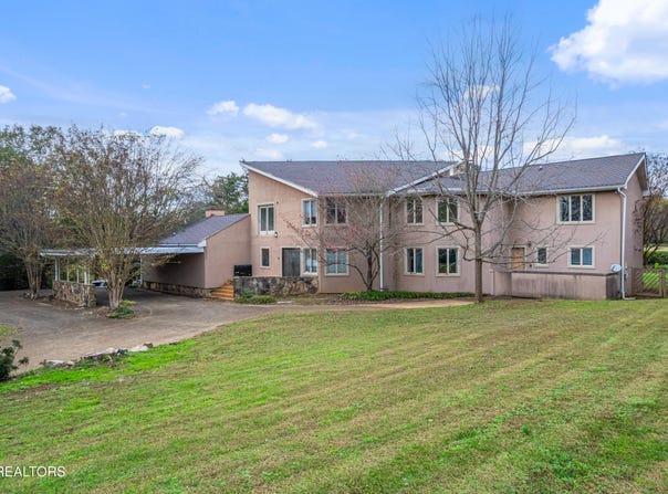 12121 S Fox Den Drive, Knoxville, TN 37934
