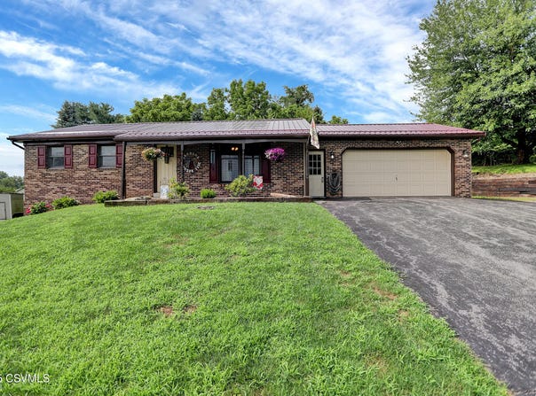 9 HAFER Circle, New Columbia, PA 17856