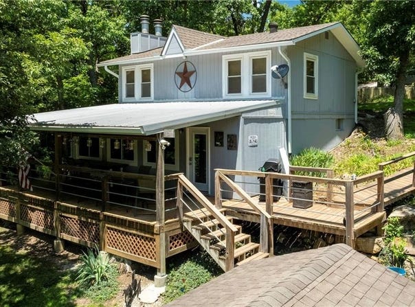 197 SW Lakeside Drive, La Cygne, KS 66040