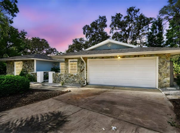 1392 BURNT OAK STREET, TARPON SPRINGS, FL 34689