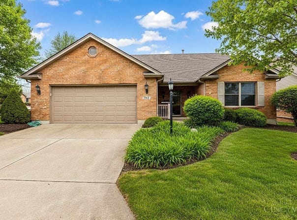 1192 Deerfield Circle, Hamilton, OH 45013
