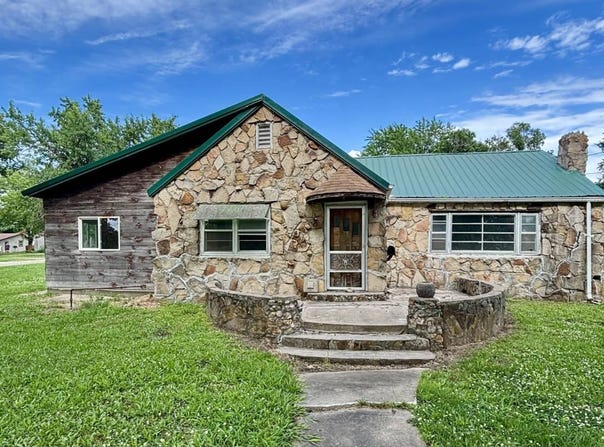 317 Fourth, Humboldt, KS 66748