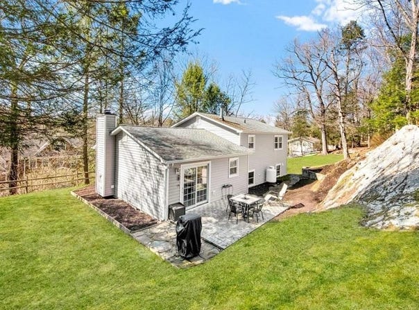 59 Grandview Road, South Salem, NY 10590