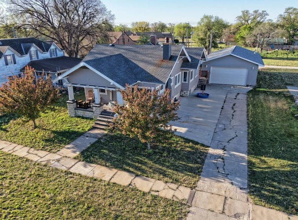 211 E Main St, Osborne, KS 67473