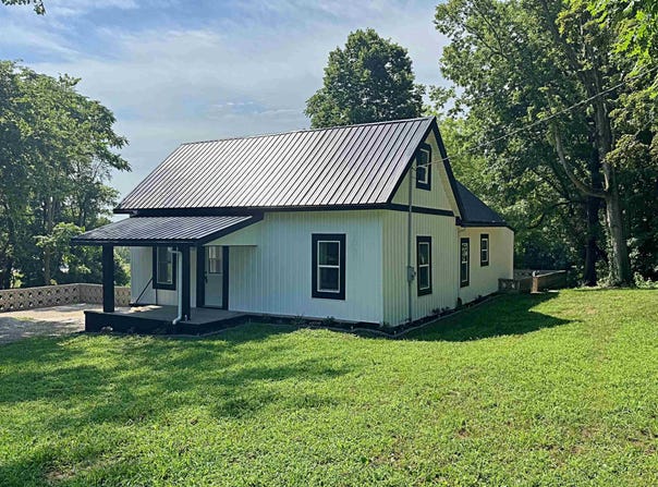 305 E Jefferson Street, Edwardsport, IN 47528