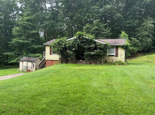 7 Hayes, Franklin, PA 16323