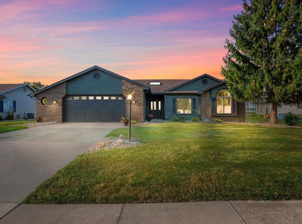 10010 Winding Shores Drive, New Haven, IN 46774