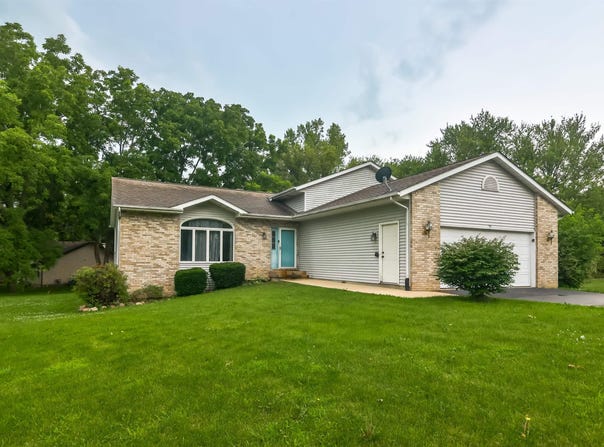 309 REDMAN WAY SW, POPLAR GROVE, IL 61065