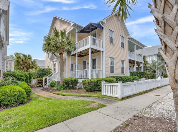 205 Silver Sloop Way, Carolina Beach, NC 28428