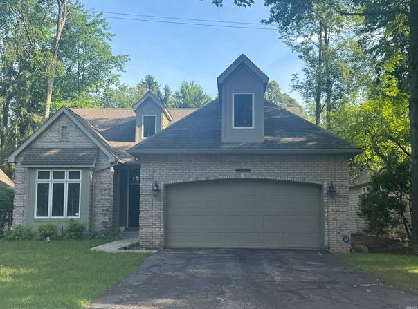 1530 Rockwood Lane, Mishawaka, IN 46545-4055
