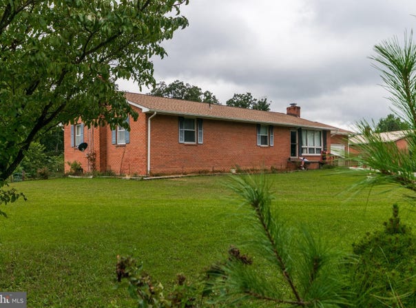 1365 E BLOOMERY PIKE, BLOOMERY, WV 22625