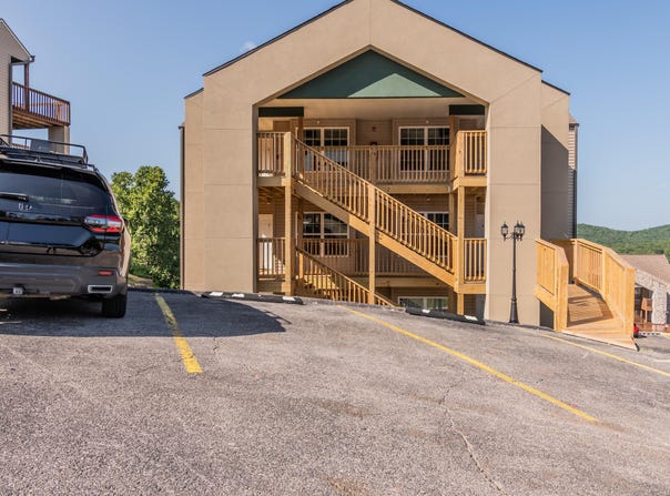 37 Lantern Bay Lane, Branson, MO 65616