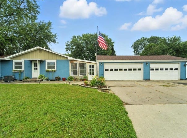 1200 St Andrews Avenue, Waterloo, IA 50701