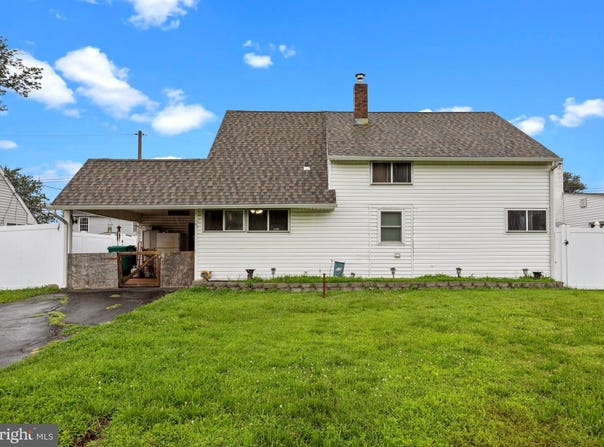 23 NESTINGROCK LANE, LEVITTOWN, PA 19054