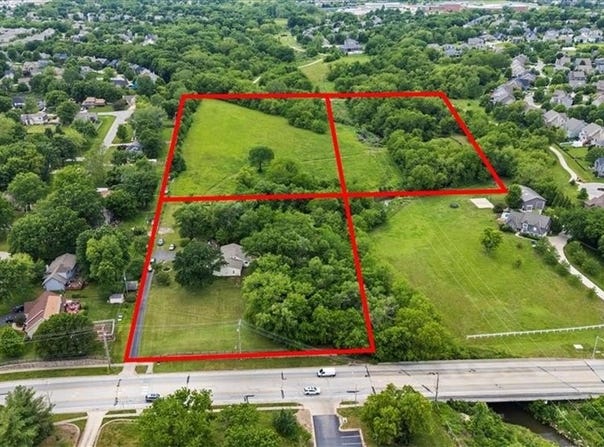 6246 Woodland Drive, Shawnee, KS 66218