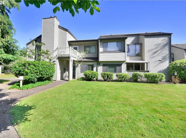 2062 LAKE ISLE DR, Eugene, OR 97401