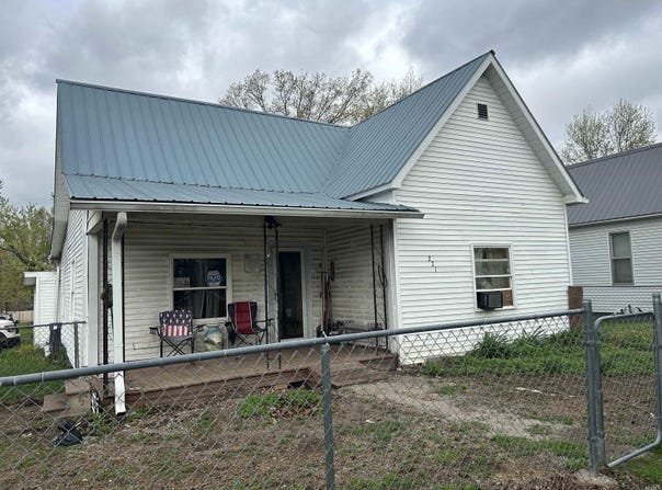 221 S Levy Street, Jasonville, IN 47438