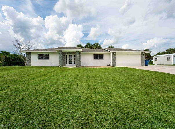 1037 Caloosahatchee Drive, Moore Haven, FL 33471
