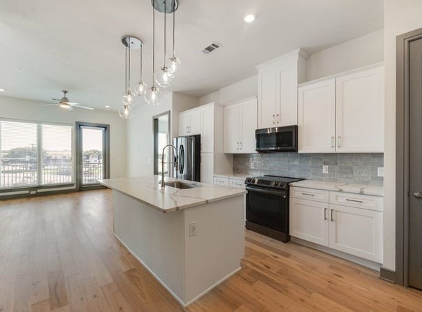 2700 Old Denton Road, Carrollton, TX 75007