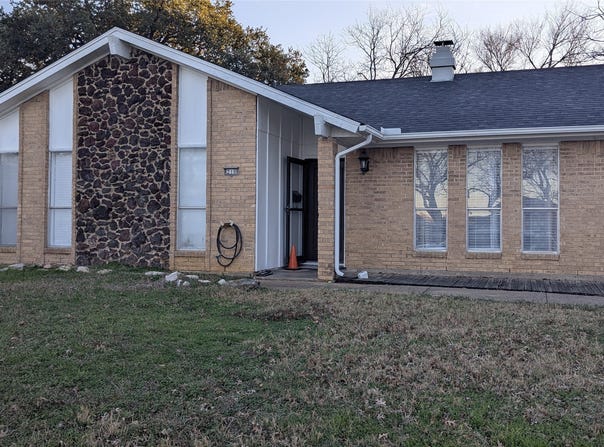 210 Sixpence Lane, Euless, TX 76039