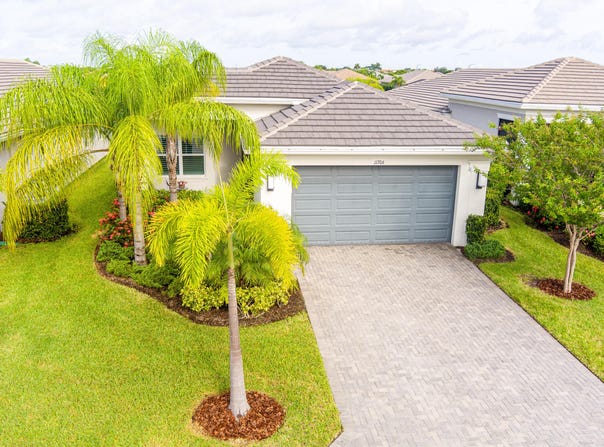 11706 SW Brighton Falls Drive, Port Saint Lucie, FL 34987